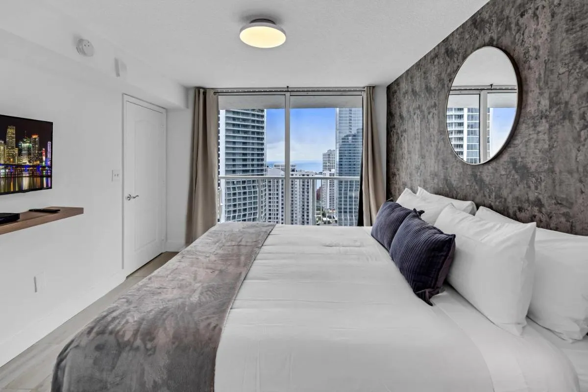 Image 1 of LUX 2B/2B Brickell – Free Parking