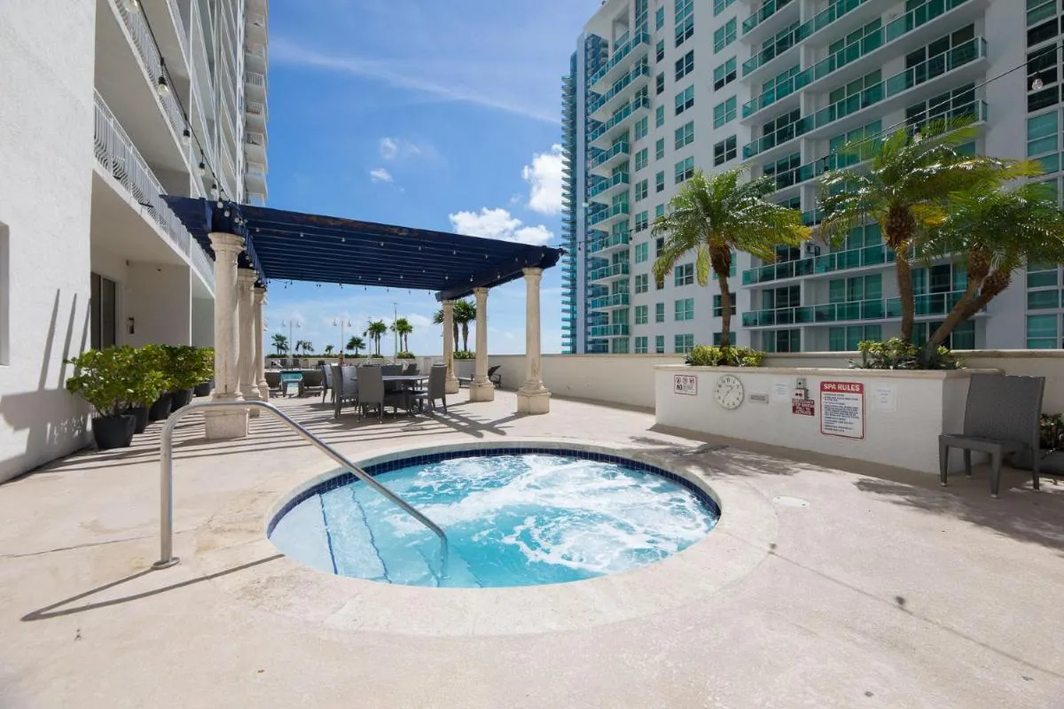 Image 6 of LUXURY 2 Bedrooms BRICKELL BAY APARTMENT