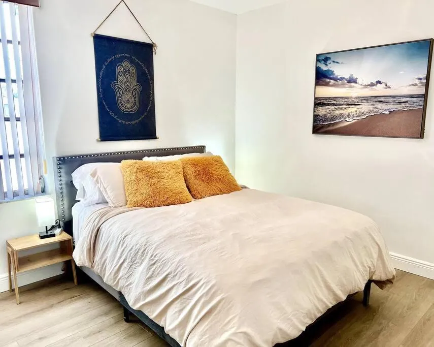 Image 1 of La Casa Bonita Close to Airport, Calle 8 Coral Gables