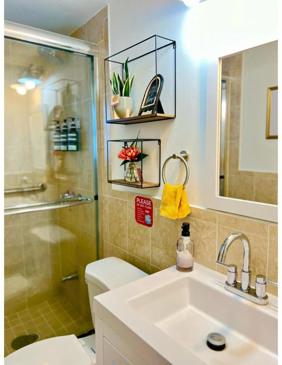Image 3 of La Casa Bonita Close to Airport, Calle 8 Coral Gables