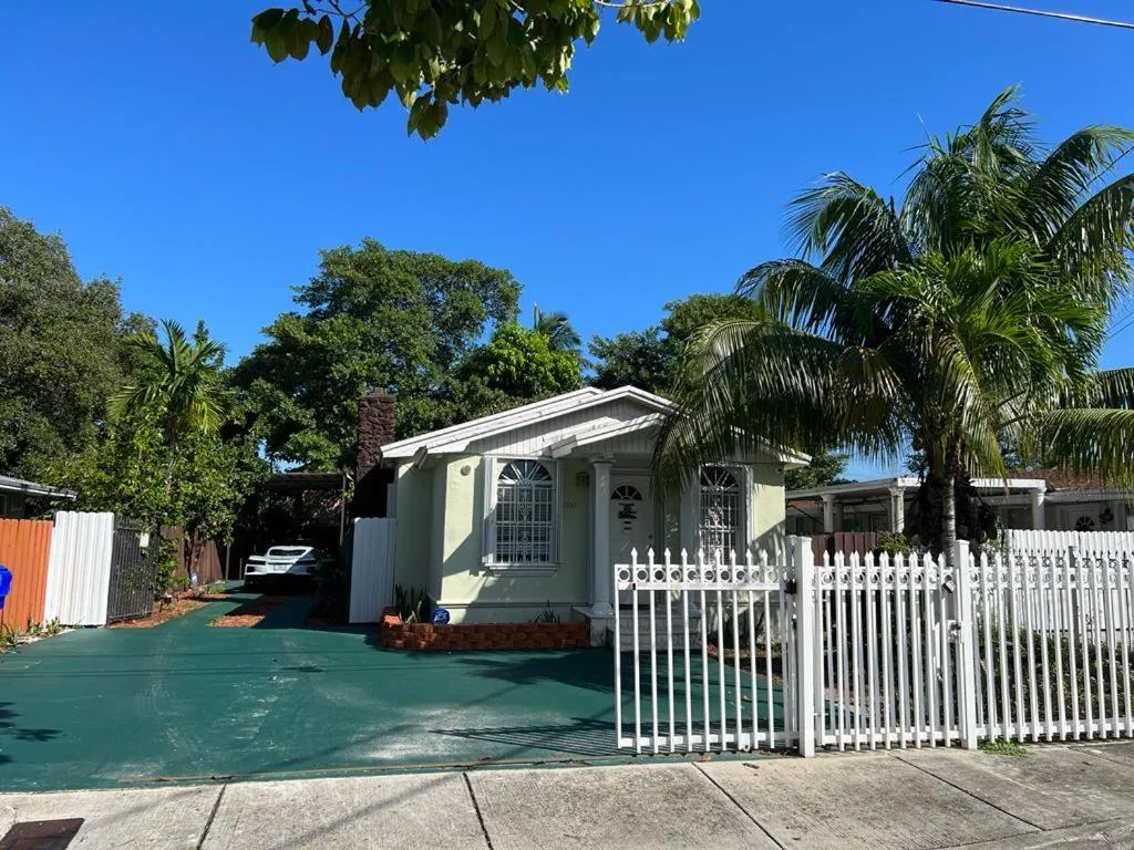Image 1 of “La Casita” Beautiful home in the heart of Miami !