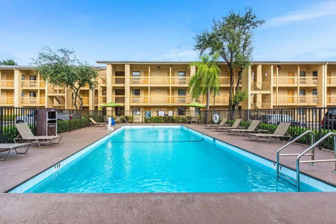 Image of La Quinta Inn by Wyndham Miami Airport North