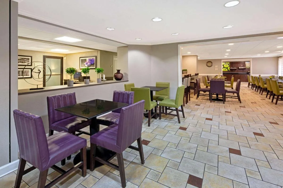 Image 2 of La Quinta by Wyndham Miami Airport East