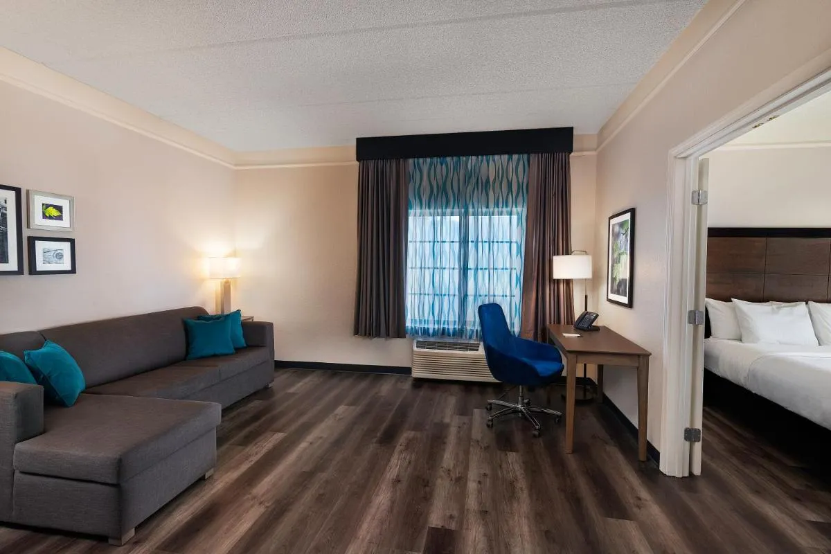 Image 1 of La Quinta by Wyndham Miami Airport West