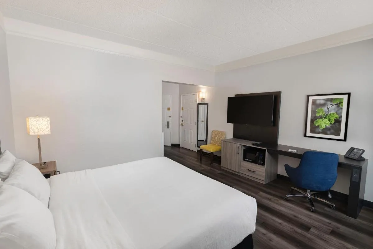 Image 5 of La Quinta by Wyndham Miami Airport West