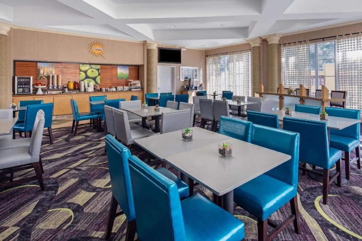 Image 4 of La Quinta by Wyndham Miami Airport West