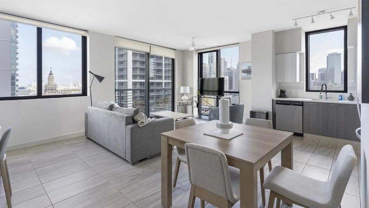 Image 3 of Landing – Modern Apartment with Amazing Amenities (ID1401X743)