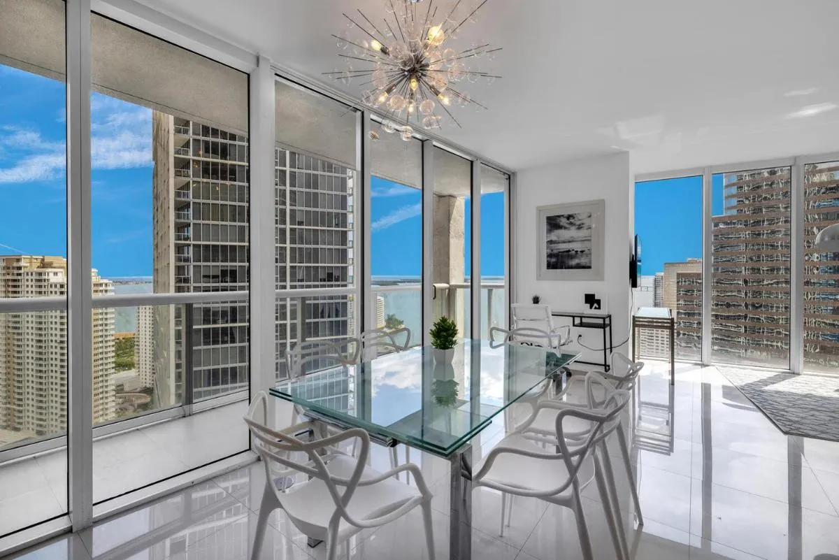 Image 3 of Large Suites in Hotel W with bay views