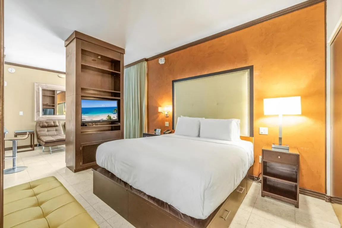 Image of Large suites on Ocean Drive with direct access to the beach
