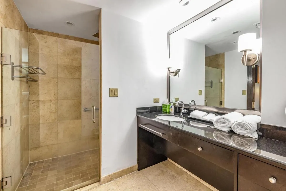 Image 3 of Large suites on Ocean Drive with direct access to the beach