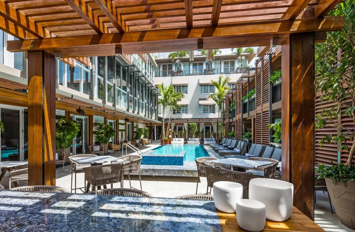 Image 3 of Lennox Miami Beach