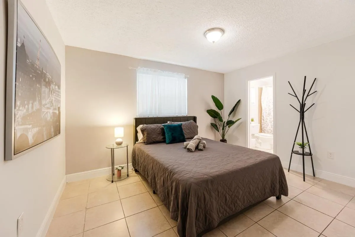 Image 1 of Live The Miami Dream 3 Br Apt Near Brickell