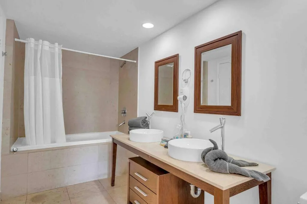 Image 2 of Lovely 1BR W Icon Brickell-FREE SPA