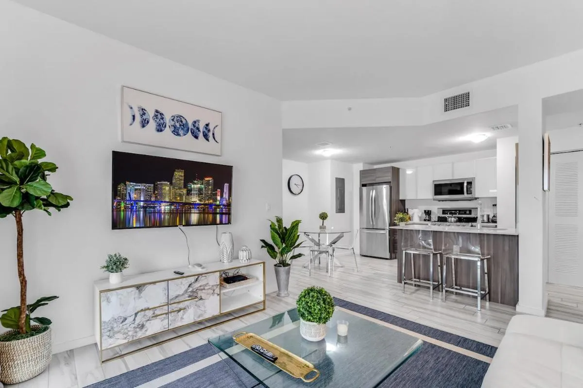 Image 3 of Lovely Unit Mins from Wynwood with Free Parking