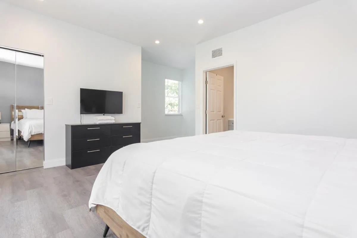 Image 1 of Luxe Bright and Modern Townhome Centrally Located!