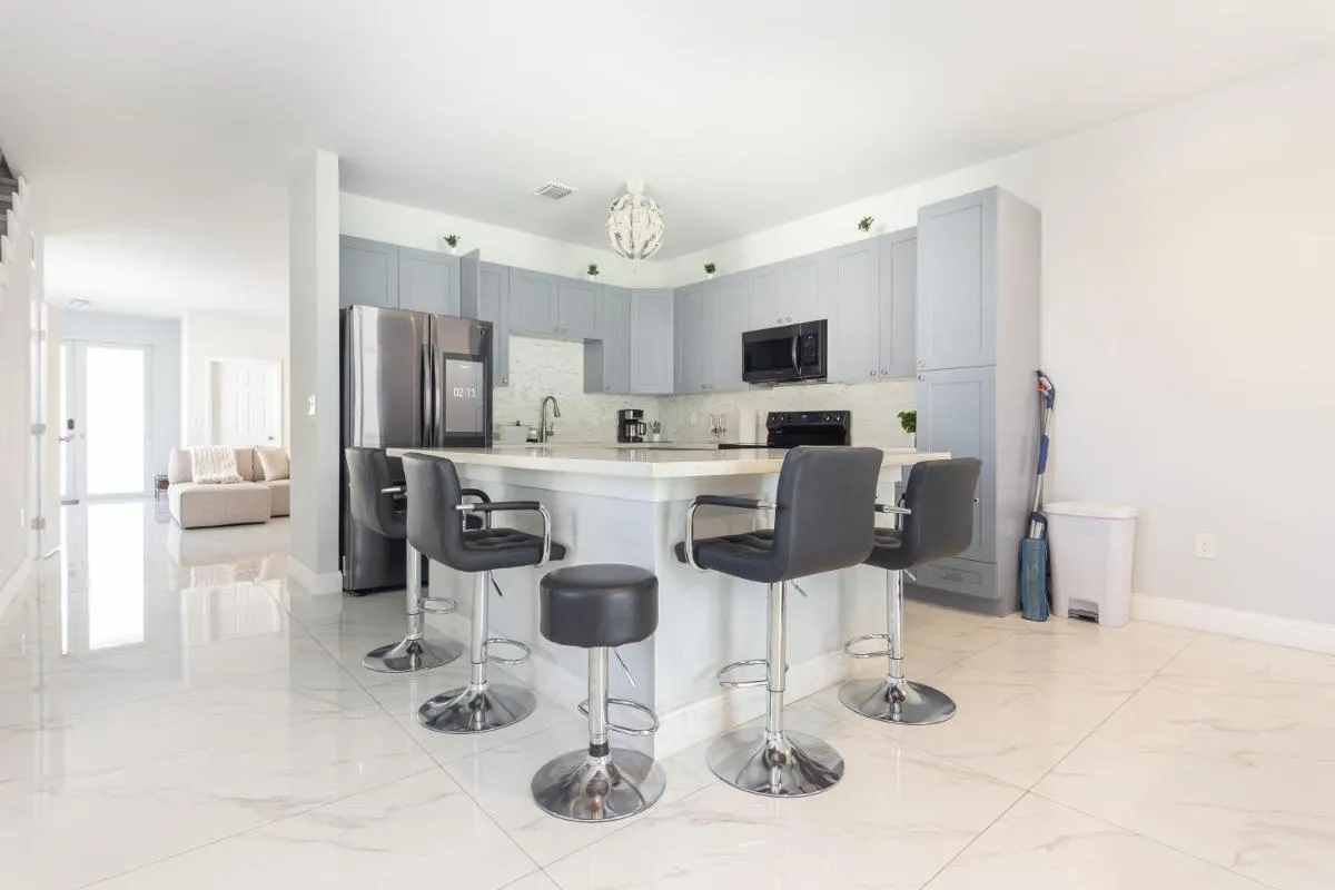 Image 3 of Luxe Bright and Modern Townhome Centrally Located!