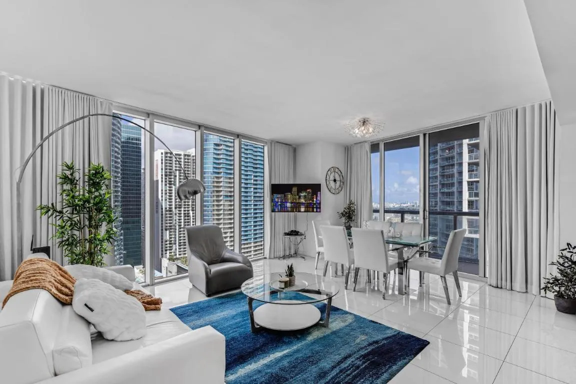 Image of Luxurious Condo at ICON with Views