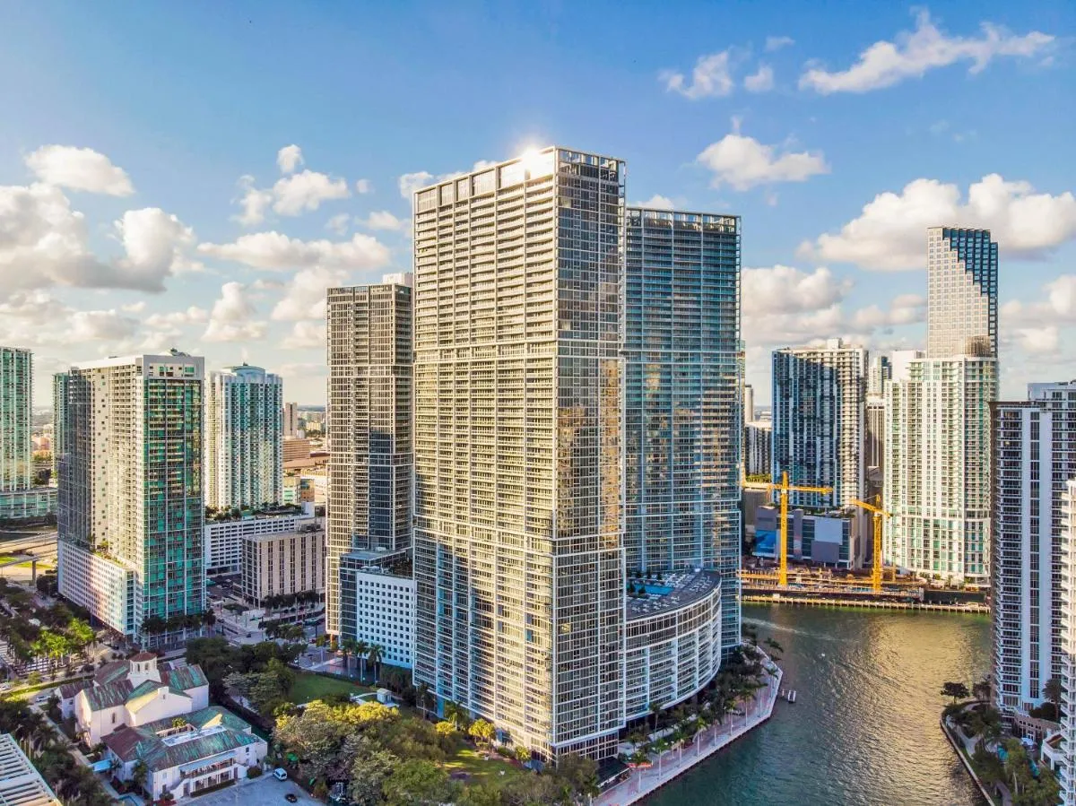 Image 3 of Luxurious Condo at ICON with Views