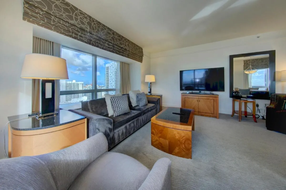 Image 4 of Luxurious Four Seasons Two Bedroom Suite