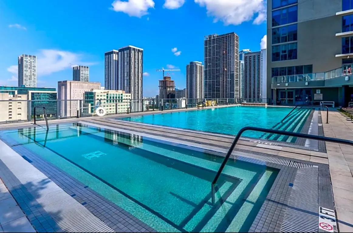 Image of Luxurious King Bed Suite in Downtown Miami