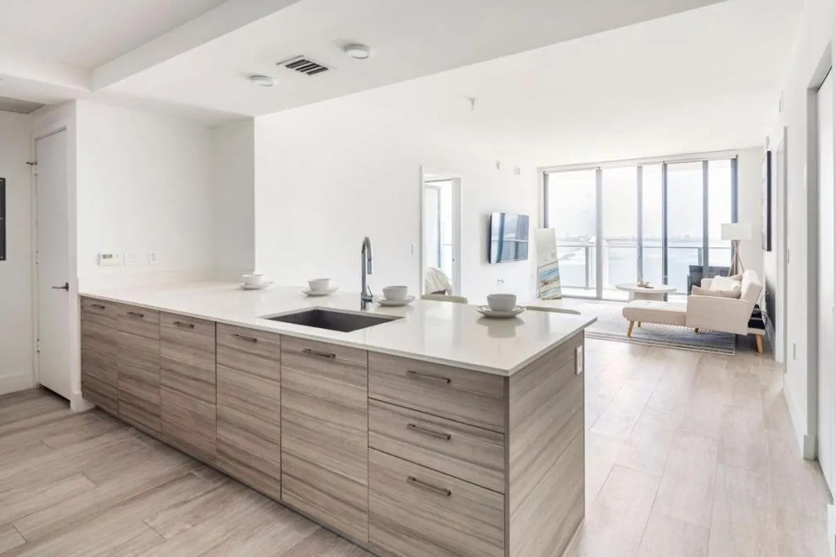 Image 2 of Luxurious Oceanfront Condo