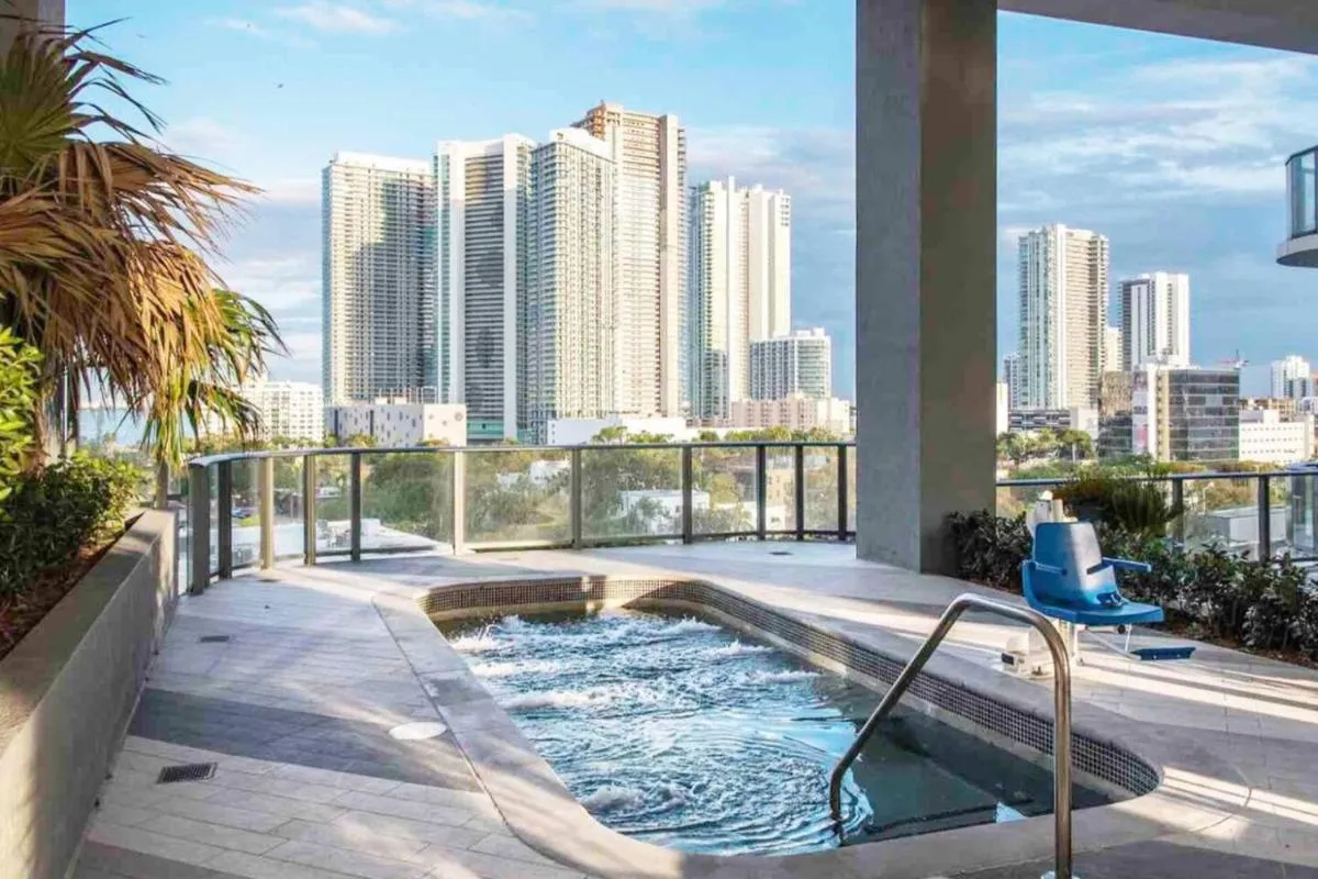 Image 3 of Luxurious Oceanfront Condo