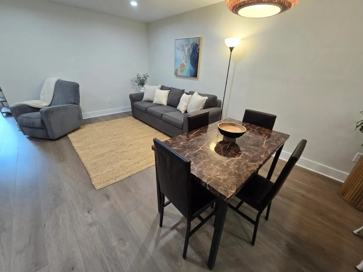 Image 4 of Luxurious & Spacious Townhouse in Prime Location
