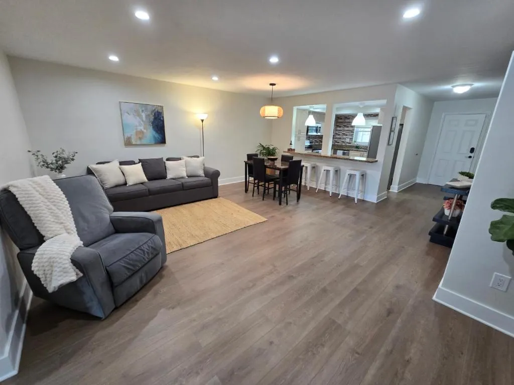 Image of Luxurious & Spacious Townhouse in Prime Location