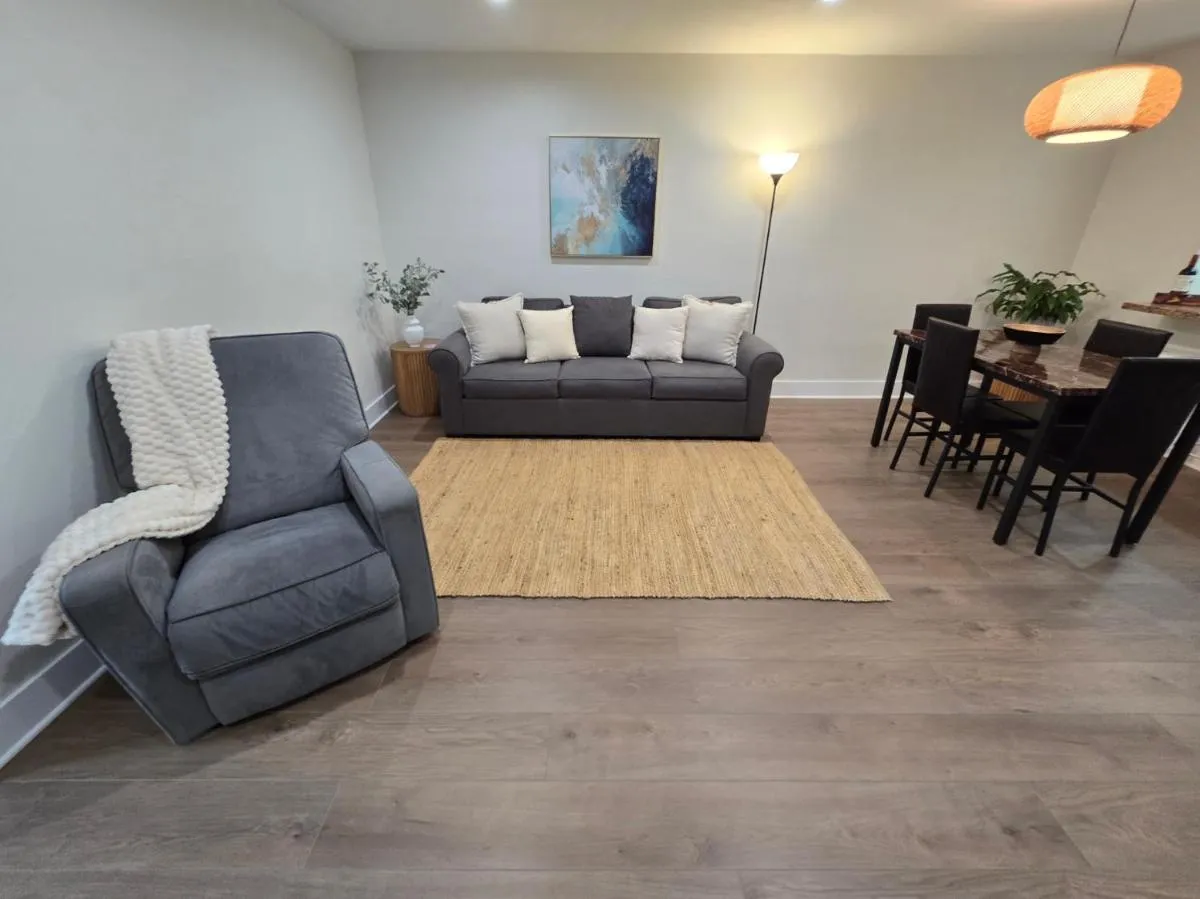 Image 5 of Luxurious & Spacious Townhouse in Prime Location