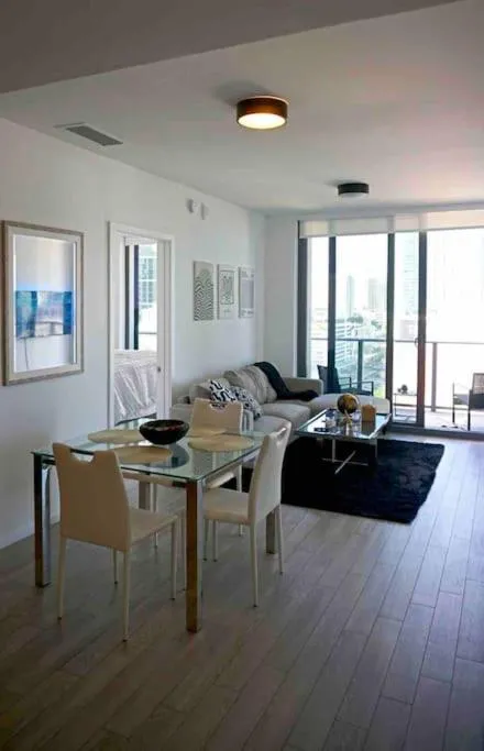 Image 4 of Luxury 2BR Corner Apt Downtown MIA