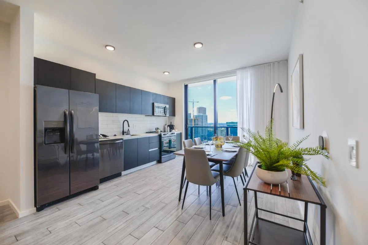 Image 1 of Luxury 3BR Condo Ocean Views at Bayside Miami