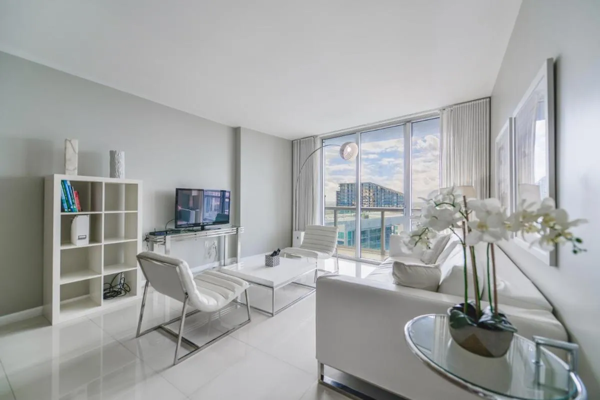 Image 5 of Luxury 45th Floor Suite at Icon