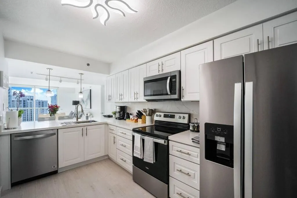 Image 4 of *Luxury Brickell High Rise Condo City/Ocean Views*