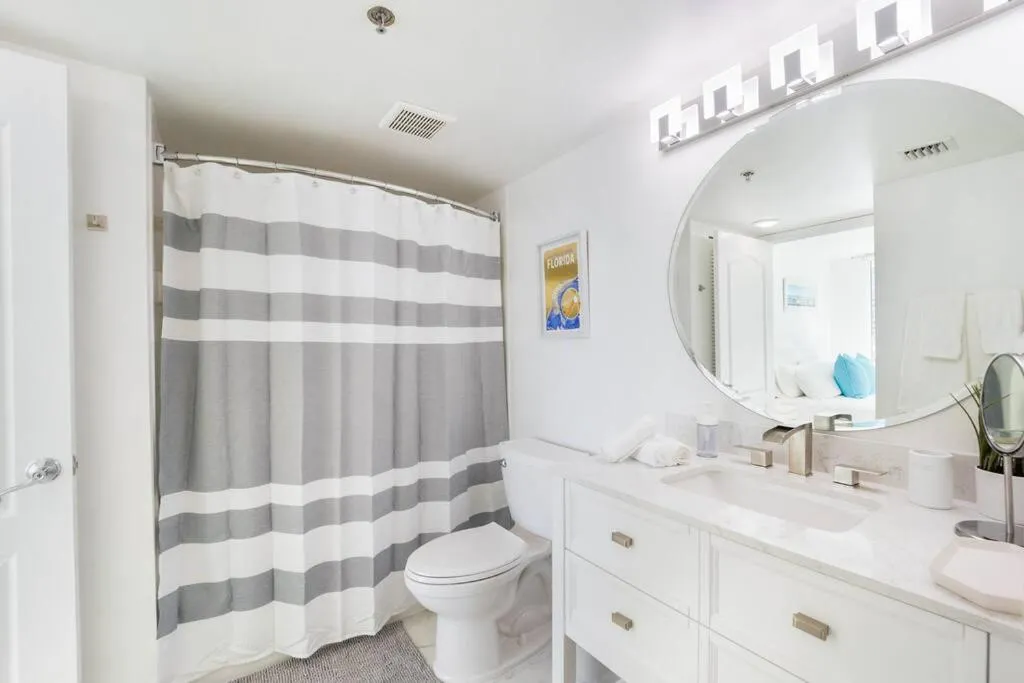 Image 2 of *Luxury Brickell High Rise Condo City/Ocean Views*