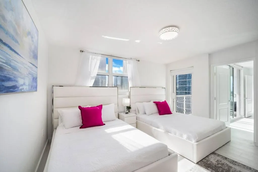 Image 1 of *Luxury Brickell High Rise Condo City/Ocean Views*