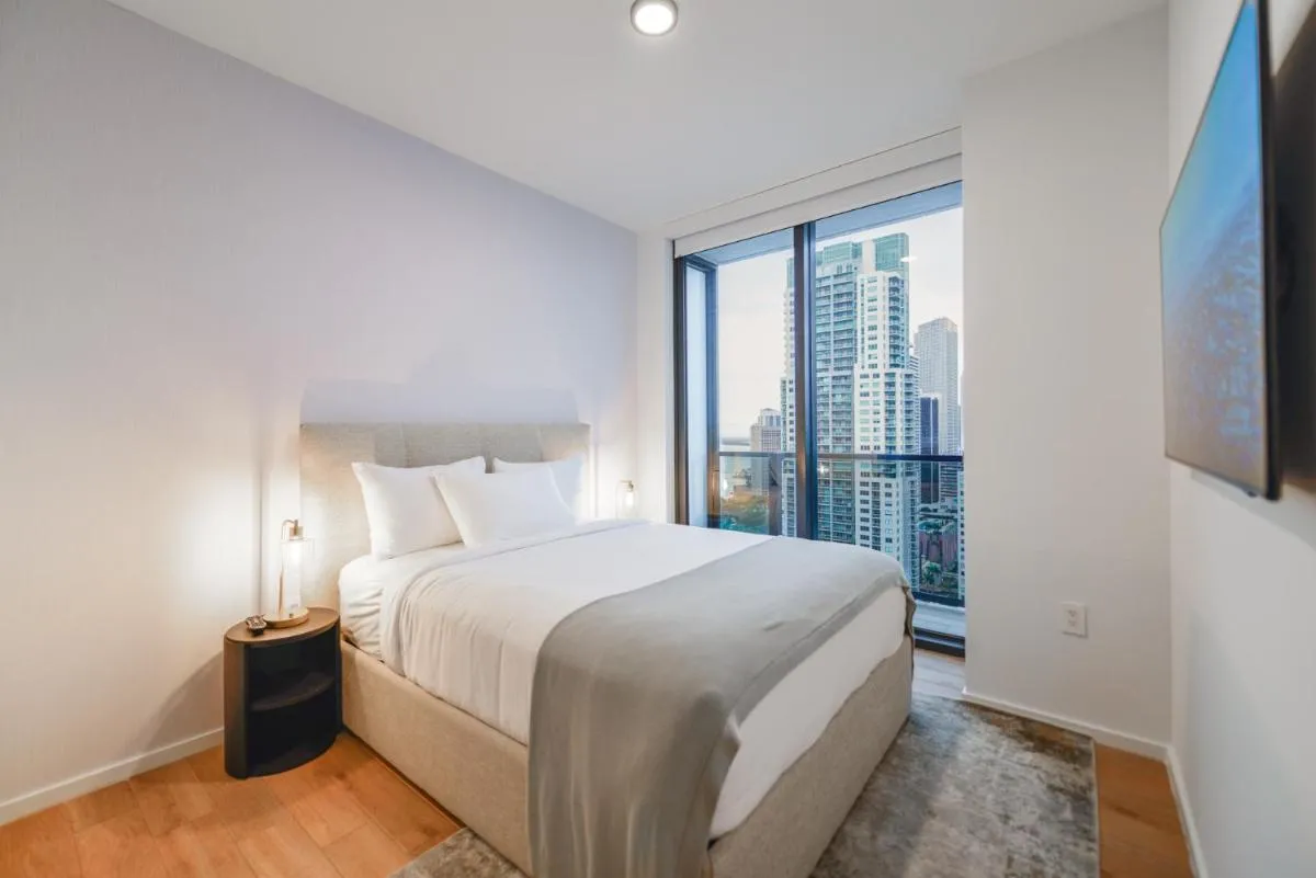 Image 3 of Luxury Condo with Amazing view Near to Bayside
