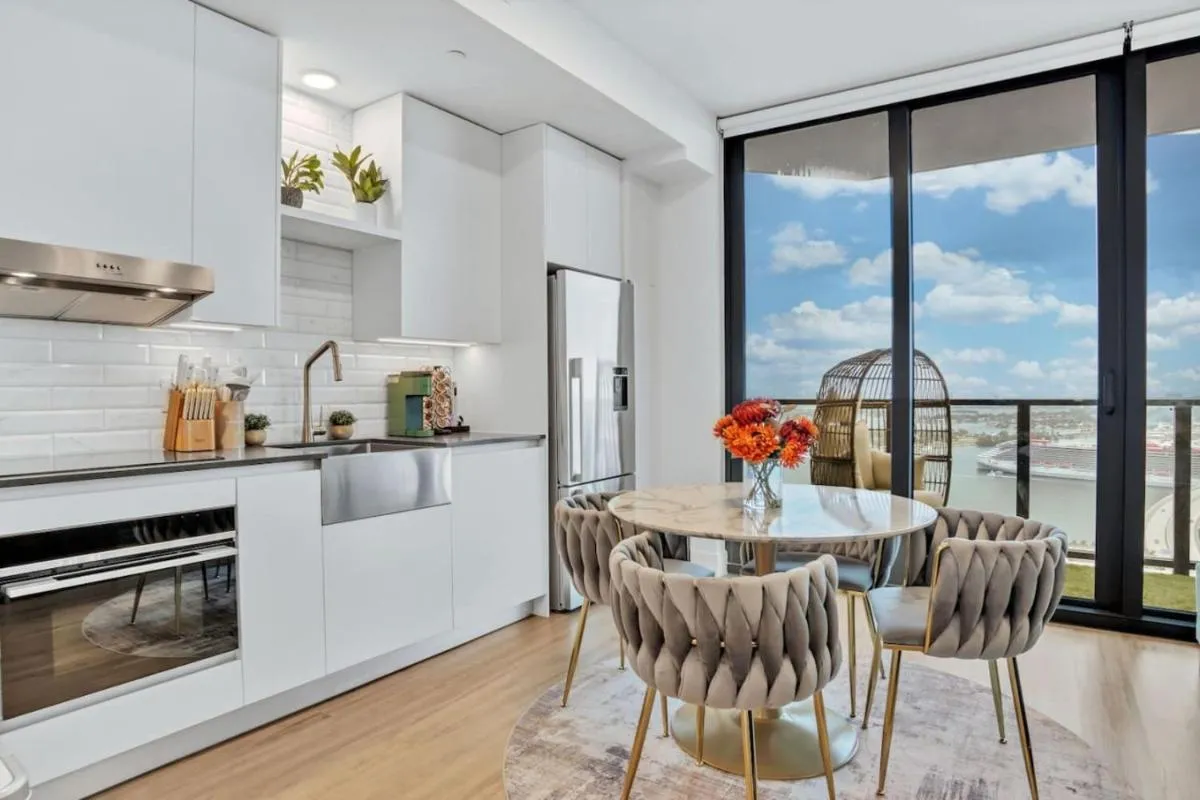 Image 3 of Luxury Miami Skyview