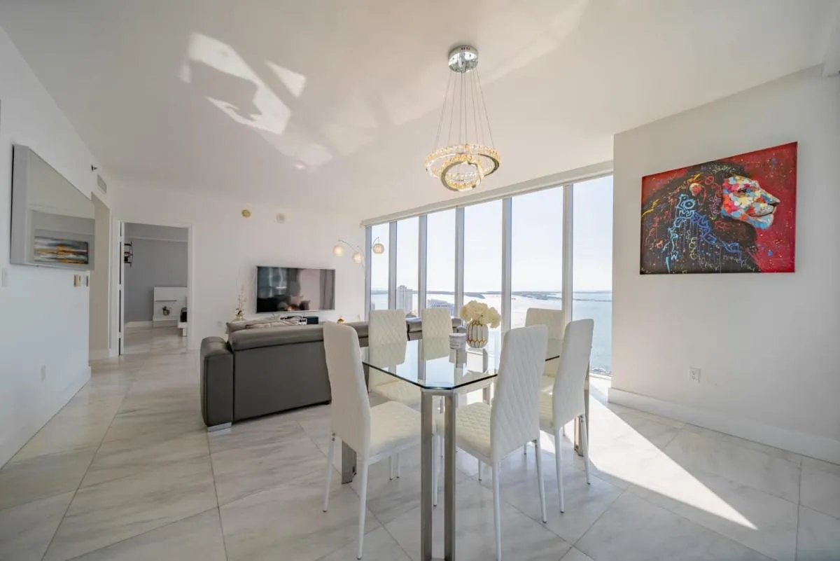 Image 4 of Luxury Ocean View 2BR Corner Unit at W residence