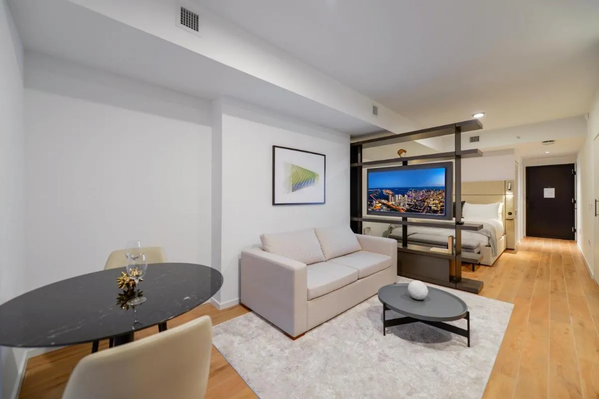 Image 3 of Luxury Studio Steps Away from Bayfront Park
