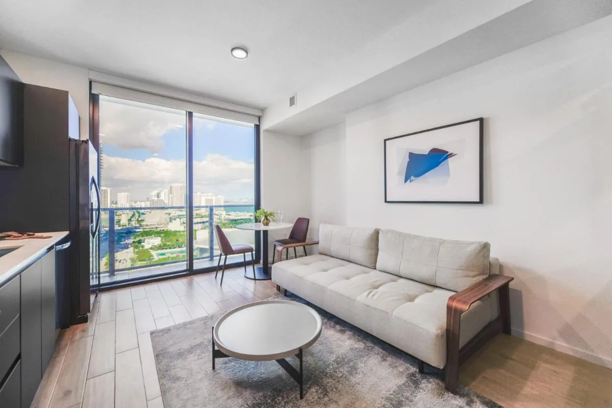 Image 3 of Luxury Studio with Bay View Near to Bayfront Park
