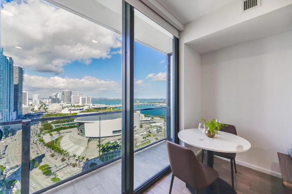 Image 4 of Luxury Studio with Bay View Near to Bayfront Park