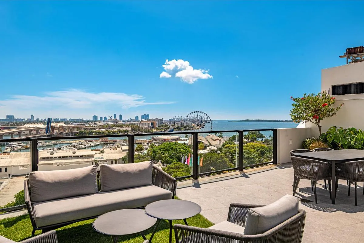 Image 4 of Luxury Studio with Magnificent Views of Miami