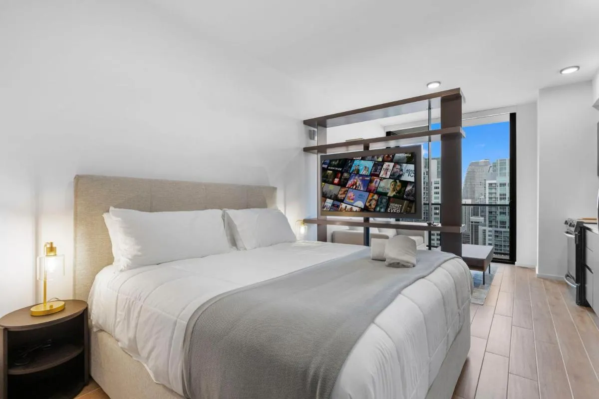 Image 3 of Luxury Studio with Magnificent Views of Miami