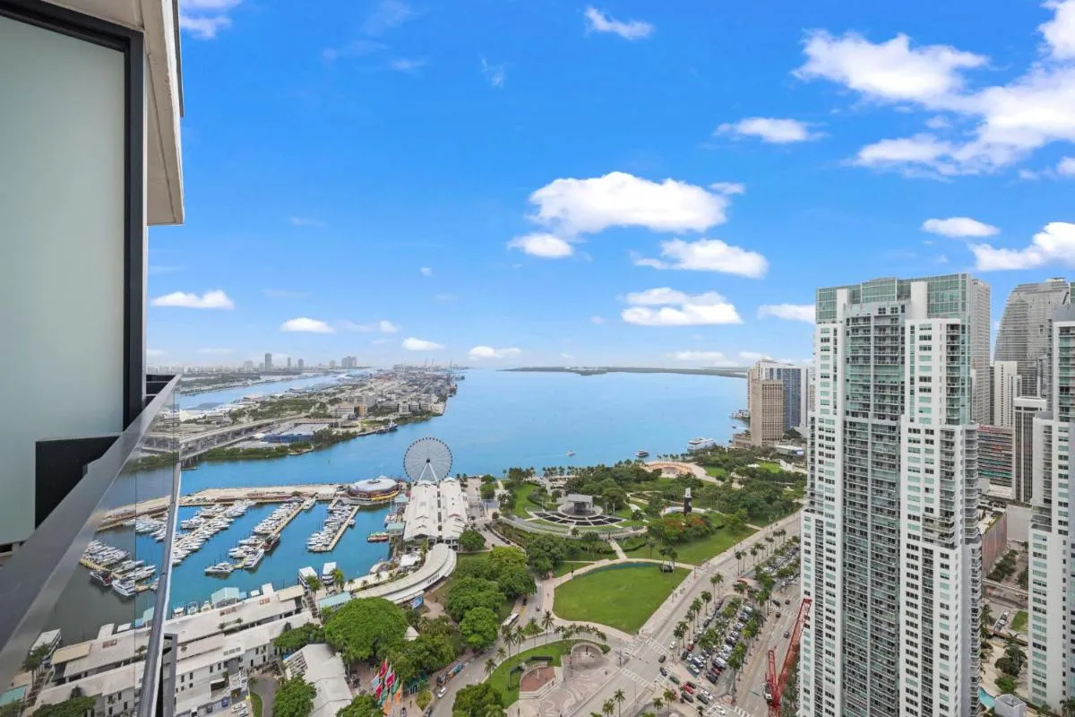Image 2 of Luxury Studio with Magnificent Views of Miami
