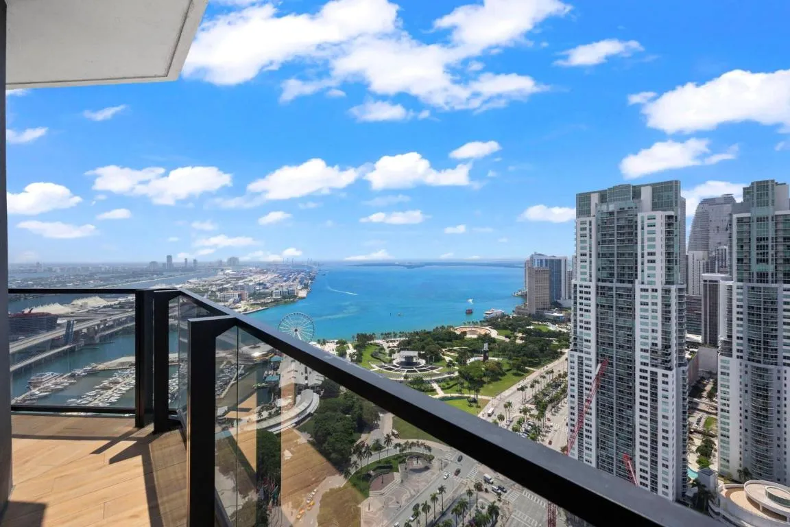 Image of Luxury Studio with Panoramic City & Bay Views