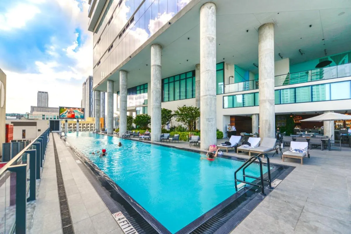 Image 6 of Luxury Studio with Spectacular Views and Pool