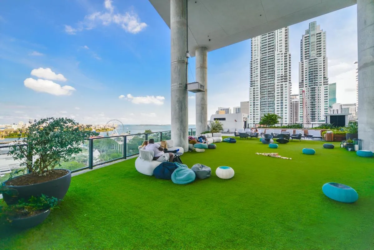Image 1 of Luxury Studio with Stunning Bay views