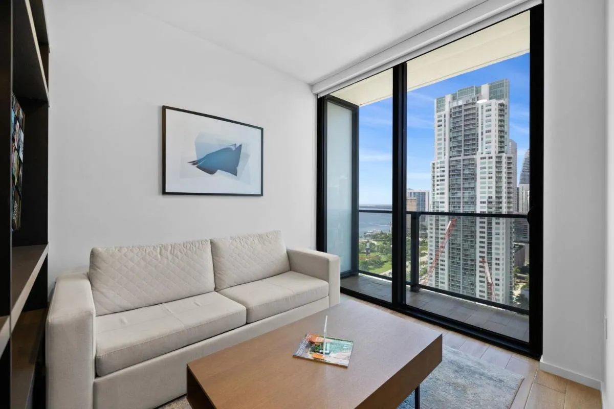 Image 5 of Luxury Studio with Stunning Bay views