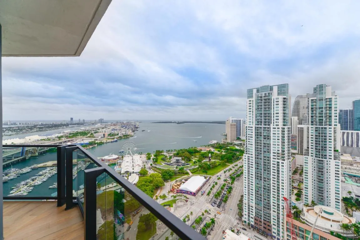 Image of Luxury & Stylish Studio Next to Bayside
