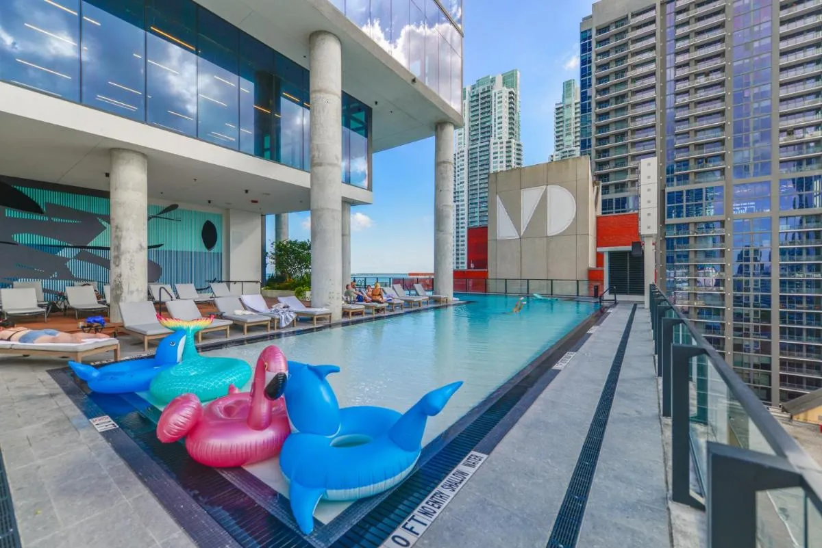 Image 6 of Luxury & Stylish Studio Next to Bayside
